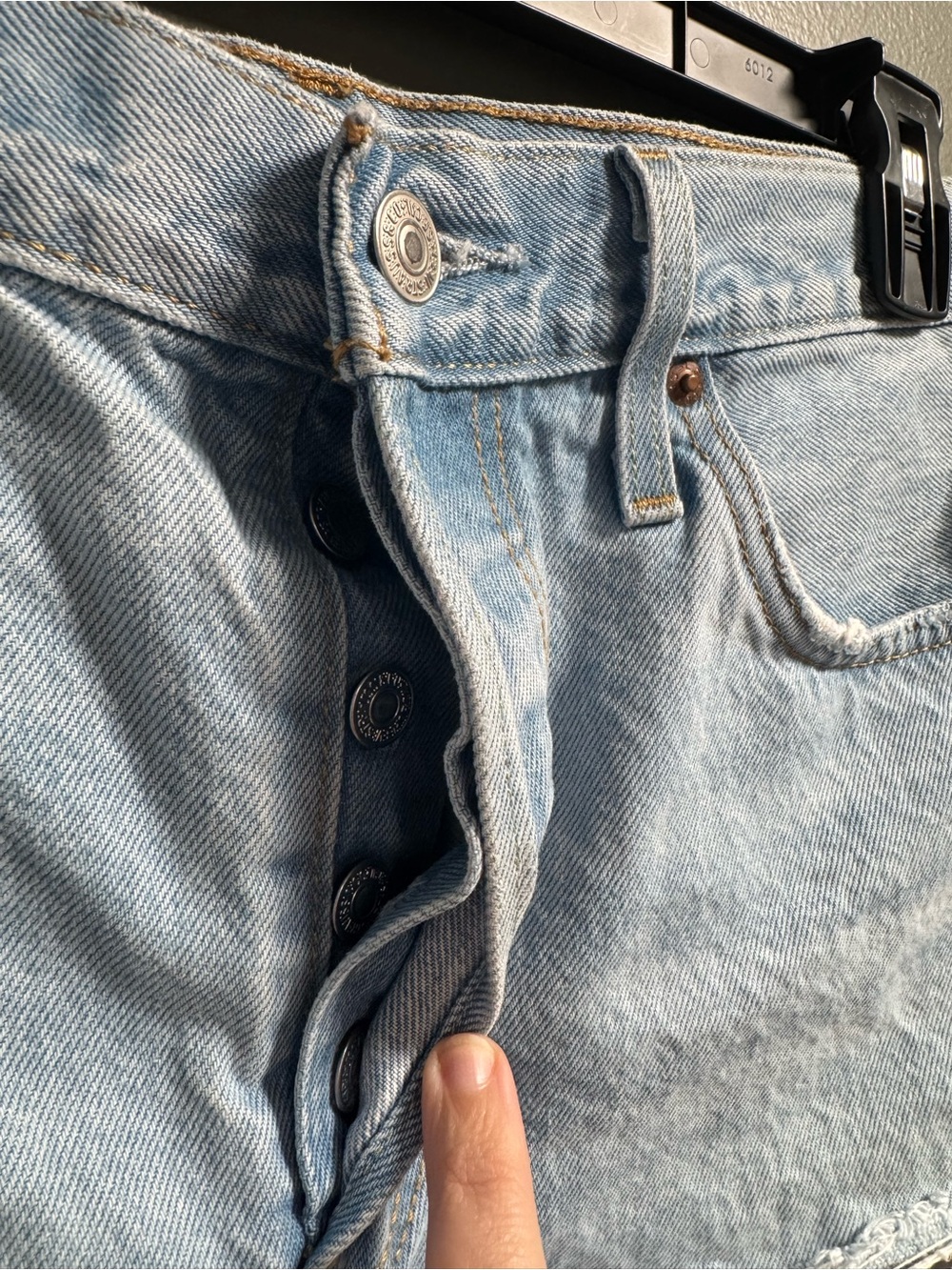 Levi's 501 “Capital E” Light Blue High-Rise Frayed Hem Denim Shorts Waist 29 - Picture 3 of 13